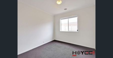 Stylish Family Living in Mambourin - Photo 3