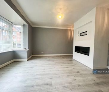 3 bedroom semi-detached house to rent - Photo 2