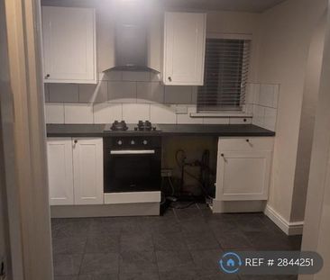 2 bedroom semi-detached house to rent - Photo 3