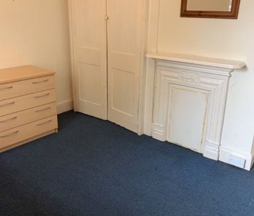 5 bedroom semi-detached house to rent - Photo 4