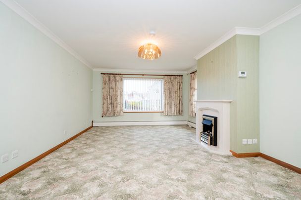 2 Beechwood Gardens, AB32 6YE, Westhill - Photo 1