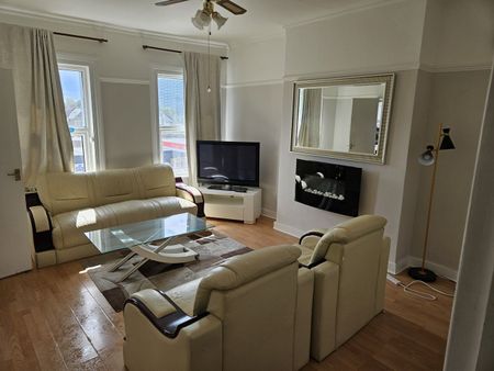 1 Bed Flat, Lower Addiscombe Road, CR0 - Photo 5