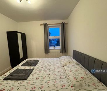 1 bedroom in a house share to rent - Photo 6