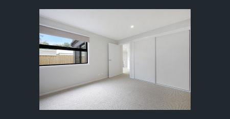 Modern 2 Bedroom Apartment - Photo 3