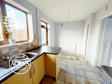 2 bedroom end of terrace house to rent - Photo 2