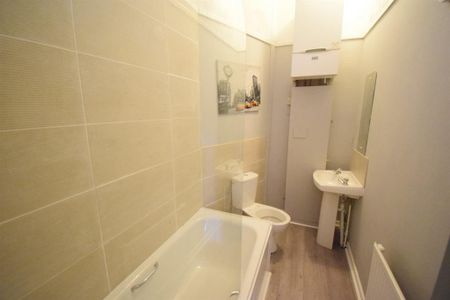 1 bedroom ground floor flat to rent - Photo 2
