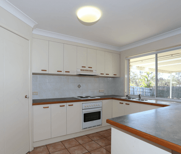 Elevated Family Gem - Albany Creek Central! - Photo 5