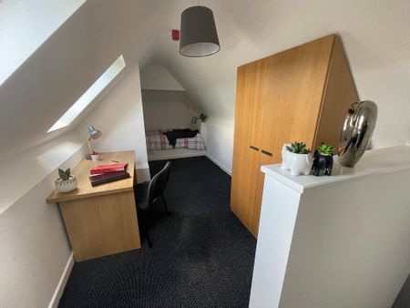 1 bedroom in a house share to rent - Photo 3