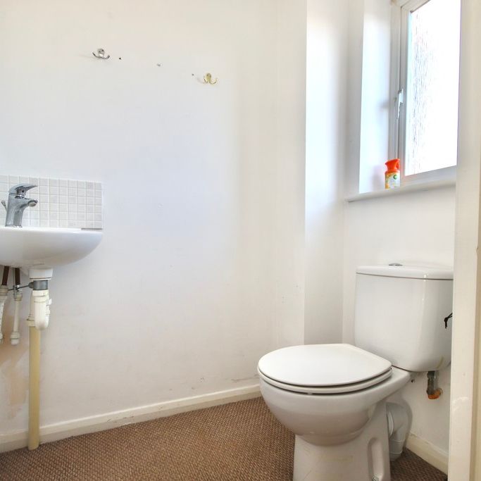 2 bedroom Town House to let - Photo 1