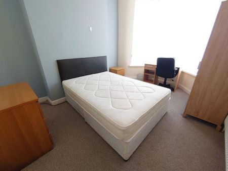 3 bedroom terraced house to rent - Photo 4