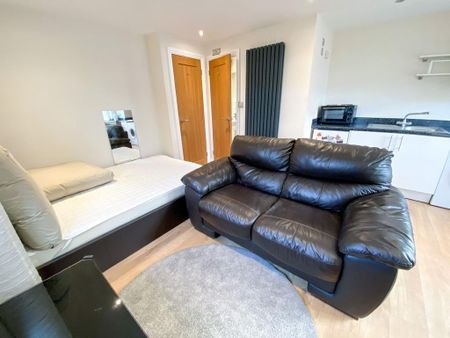 Studio to rent - Photo 2