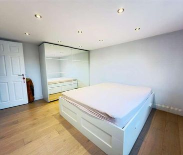 Moorlands Avenue, Mill Hill, London, NW7 - Photo 2