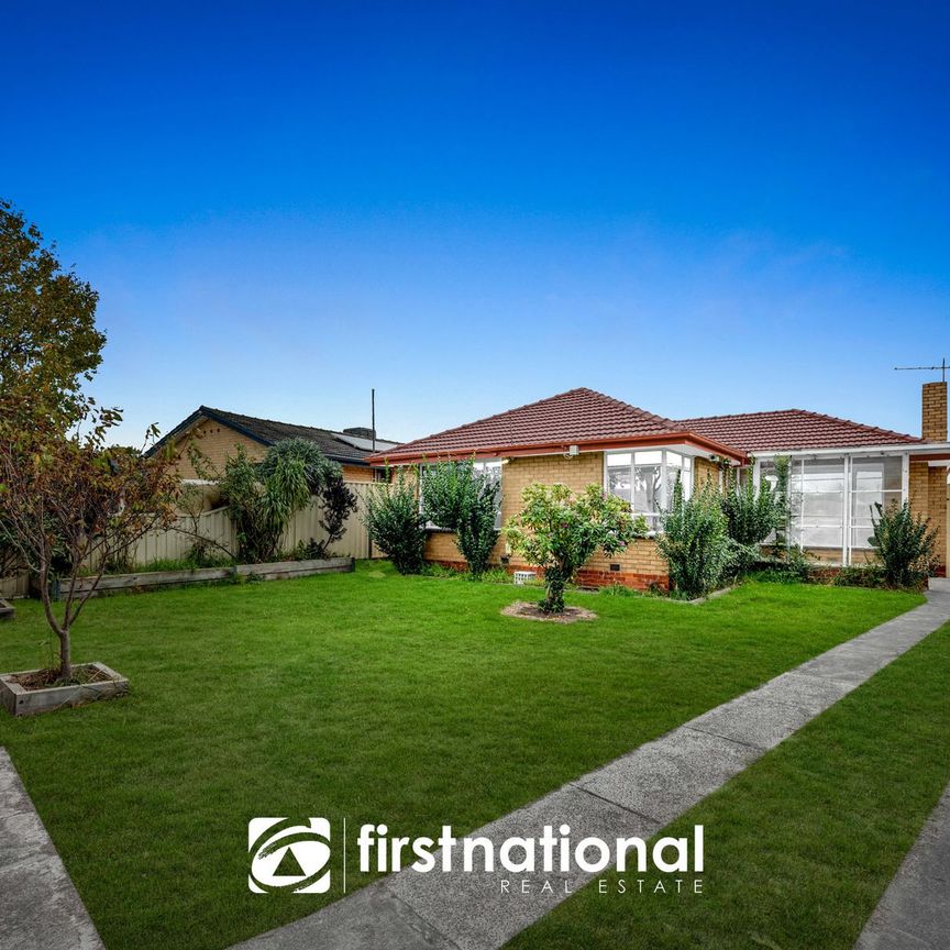 Quiet street with fantastic neighbours - Photo 1