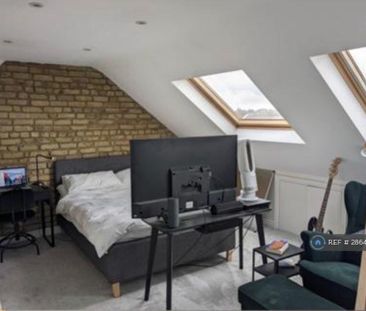 1 bedroom in a house share to rent - Photo 1