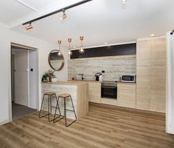 CENTRALLY LOCATED UNIT! - Photo 4