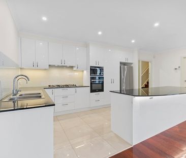 Elegant and spacious living in secure Jenin Gardens - Photo 4