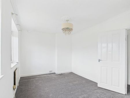 2 bedroom semi-detached house to rent - Photo 5