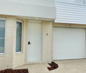 LUXE & CONVENIENT TOWNHOUSE! - Photo 6