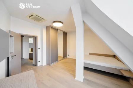 Pronájem nadstandartního bytu 3+kk po rekonstrukci s klimatizací, 89 m - Photo 4