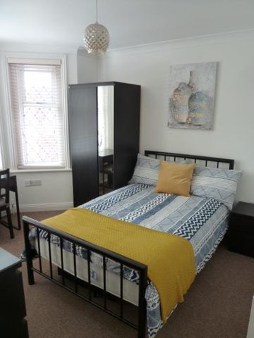 1 bedroom in a house share to rent - Photo 3