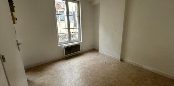 Location Appartement 1 pièce 14m² CHATEAUROUX 36000 - Photo 2