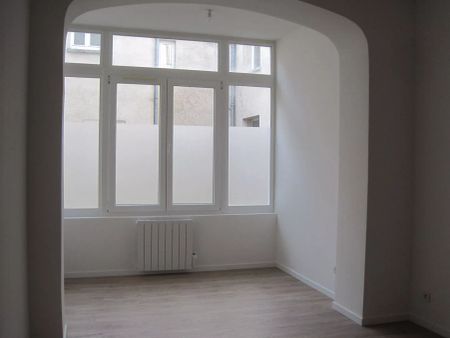 Appartement 2 pièces à louer au coeur de Saint Quentin. - Photo 2