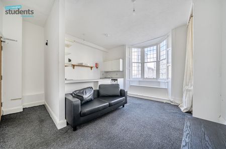 3 bedroom terraced maisonette to rent - Photo 3