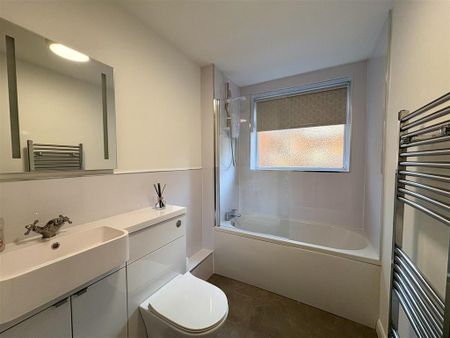 2 bedroom apartment to rent - Photo 5