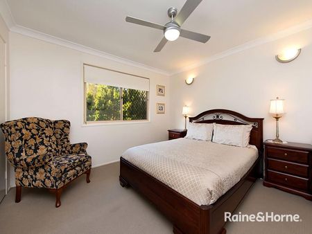 Huge 7-Bedroom Dual Living Home in the Heart of Toowong - Photo 4
