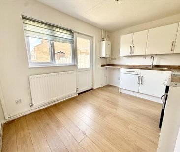 2 bedroom terraced house to rent - Photo 6