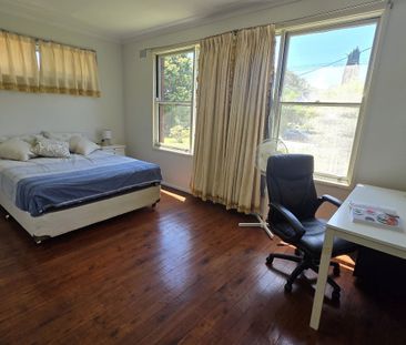 Eastwood - Photo 6