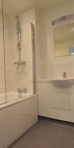 Peel Close, Tatling End, Gerrards Cross,SL9 - Photo 3