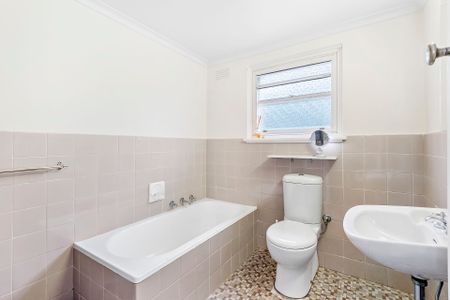 Unit 11/3 Boston Road, Balwyn. - Photo 4