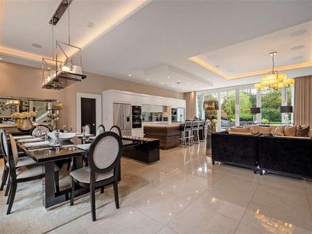 Earlswood Court, Leafy Lane, Solihull, B94 - Photo 2