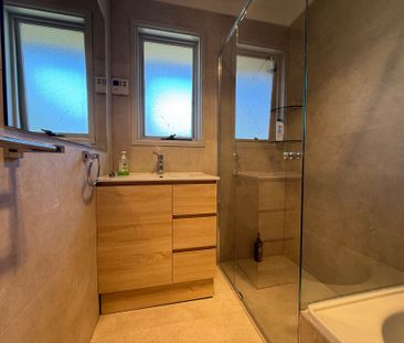 Three Bedroom Home Located in Quiet Cul-De-Sac - Photo 3