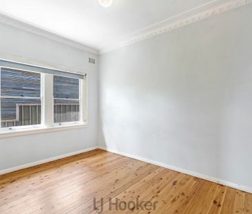 Comfortable, Convenient and Full of Character - Photo 2