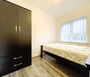 5 bedroom semi-detached house to rent - Photo 5