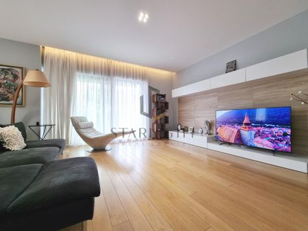 Lake-View Elegant Design 3-Bedroom Apartment | Semi-furnished - Fotografie 2