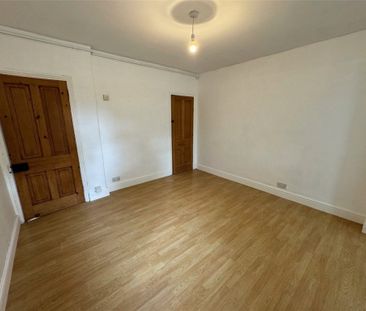 3 Bedroom House - Fort Road, Southampton - Photo 5