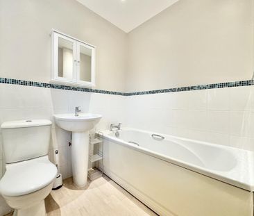 3 bedroom terraced house to rent - Photo 4