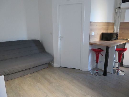 Appartement à louer - REIMS- RUE DU CHAMP DE MARS - Photo 1
