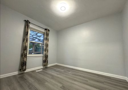 For Lease - 6 Madeline Road, Toronto, Ontario - Photo 3