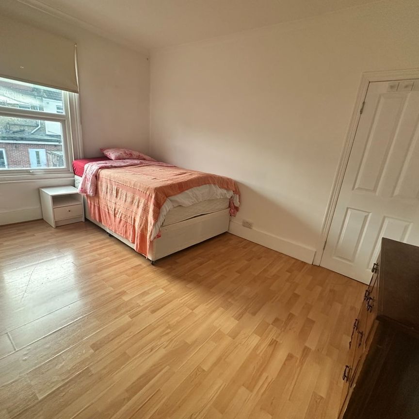 Room in a Shared House, Solway Road, N22 - Photo 1