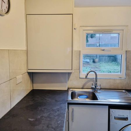 2 bedroom terraced house to rent - Photo 5