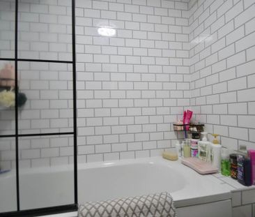 3 bedroom townhouse to rent - Photo 2