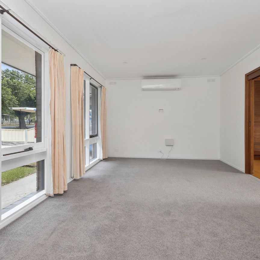 94 Mundy Street, Kennington VIC 3550 - House For Rent | Domain - Photo 1
