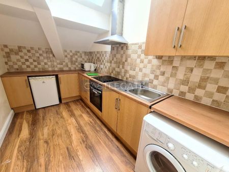 1 bedroom triplex to rent - Photo 5