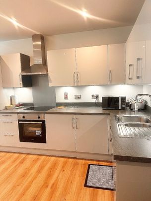 Room in a Shared Flat, Cherry Orchard Road, CR0 - Photo 1