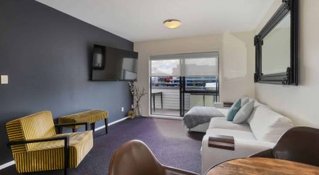 two-bedroom apartment - Photo 2