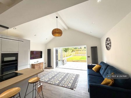 3 bedroom bungalow to rent - Photo 3